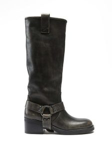 Frank Daniel Skórzane kozaki w kolorze czarnym rozmiar: 38. Czarne kozaki Frank Daniel, na zimę, bez wzorów, bez obcasa, bez zapięcia. Za 640,95 zł.