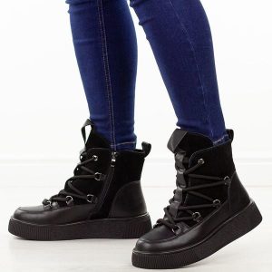 Czarne skórzane botki damskie Cambell 52330. Czarne botki Cambell, na jesień, bez wzorów, z jeansu, z okrągłym noskiem, bez obcasa, na płaskiej podeszwie, bez zapięcia. Za 299,00 zł.