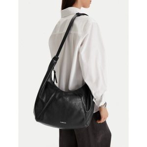 Torebka Lasocki. Czarne listonoszki Lasocki, bez wzorów, bez dodatków. Za 199,99 zł.