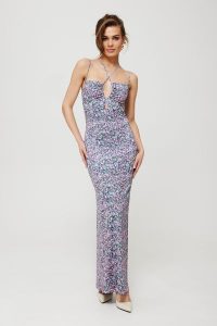 Dopasowana Sukienka z Nadrukiem i Wiązaniem w Dekolcie - Model 2. Czarne sukienki MOE, l, bez wzorów, z elastanu, wizytowe, bez kołnierzyka, bez ramiączek, dopasowane. Za 307,90 zł.