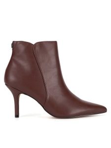 Nine West Botki WFA2784-1 Brązowy. Brązowe botki Nine West, bez wzorów, z materiału, bez obcasa, na szpilce, bez zapięcia. Za 259,99 zł.