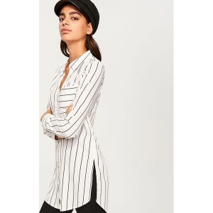 Długa koszula - Biały. Koszule marki Reserved. W wyprzedaży za 34,99 zł.