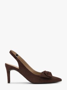Welurowe czółenka typu slingback z kokardą OFELIA. Brązowe czółenka Ryłko, bez wzorów, z gumy, bez obcasa, na szpilce, bez zapięcia. Za 379,99 zł.
