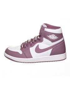 Nike Skórzane sneakersy "Air Jordan 1 Retro High" w kolorze biało-fioletowym rozmiar: 45. Białe trampki Nike, bez wzorów, z materiału, za kostkę, bez zapięcia. Za 505,13 zł.
