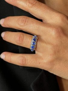 OR Carats Złoty pierścionek z diamentami i kamieniami szlachetnymi rozmiar: 50. Niebieskie pierścionki OR Carats, z diamentem, złote. Za 2 122,99 zł.