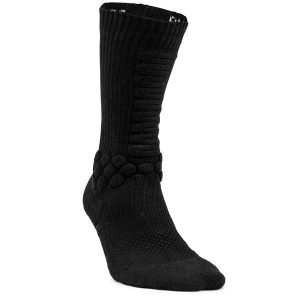 Skarpetki półdługie na deskorolkę SOCKS 500. Czarne skarpetki DECATHLON, bez wzorów, z bawełny. Za 39,99 zł.