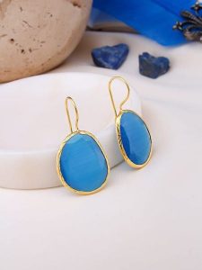 Pierres delicates Pozłacane kolczyki z kocim okiem rozmiar: onesize. Niebieskie kolczyki Pierres delicates, pozłacane. Za 43,99 zł.