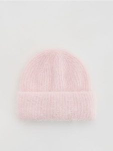 Czapka z wełną alpaki - pastelowy róż. Czerwone czapki Reserved, bez wzorów, z wełny. Za 89,99 zł.