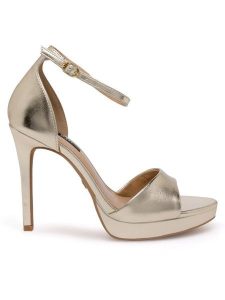 Nine West Sandały WFA2733-2 Złoty. Żółte sandały Nine West, bez wzorów, z syntetyku, bez obcasa, na szpilce, bez zapięcia. Za 183,99 zł.