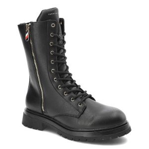 Czarne Botki Tommy Hilfiger Modne Buty Damskie. Czarne botki TOMMY HILFIGER, bez wzorów, ze skóry ekologicznej, bez obcasa, na obcasie, bez zapięcia. Za 449,00 zł.