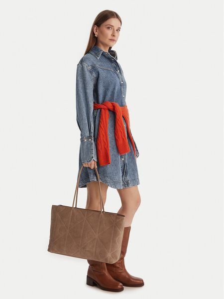 Calvin Klein Torebka Emblem Aop Embossed Suede Tote LV04F3334G Beżowy. Brązowe shopper bag Calvin Klein, bez wzorów, ze skóry, bez dodatków. Za 691,99 zł.