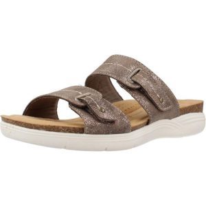 Sandały CLARKS APRIL DUSK Brąz. Brązowe sandały Clarks, bez wzorów, z tkaniny, bez obcasa, bez zapięcia. Za 170,99 zł.