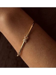 Les Petites Précieuses Pozłacana bransoletka z cyrkoniami rozmiar: onesize. Żółte bransoletki Les Petites Précieuses, z cyrkonią, pozłacane. Za 260,99 zł.