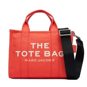 Torebka Marc Jacobs. Brązowe torebki klasyczne Marc Jacobs, bez wzorów, bez dodatków. Za 689,99 zł.