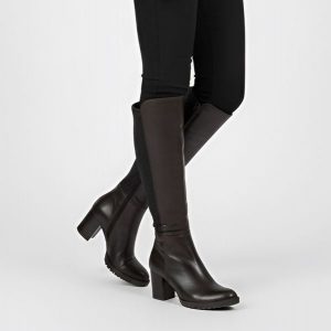 Kozaki damskie Grace, wysoka smukła cholewka ze skóry licowej z elastycznym ściągaczem i wysokim stabilnym obcasem, brązowe, 05110-2-231-T-93-3. Brązowe kozaki Grace, bez wzorów, z materiału, bez obcasa, na obcasie, bez zapięcia. Za 499,00 zł.