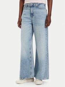 Guess Jeansy W6GA82 D0697 Niebieski jasny Relaxed Fit. Niebieskie jeansy Guess, z aplikacjami, z jeansu. Za 524,99 zł.