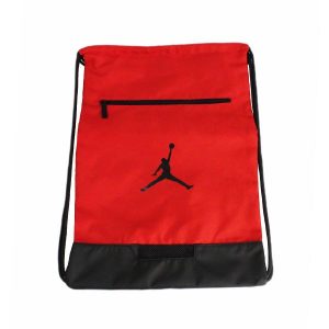 Worek szkolny torba gimnastyczna Air Jordan Sport Gym Sack 9A0746-R78. Czerwone torby podróżne i sportowe Jordan, bez wzorów. Za 149,35 zł.