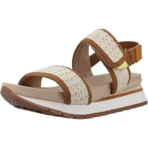 Sandały GIOSEPPO 78121G Beżowy. Brązowe buty trekkingowe Gioseppo, z syntetyku, bez zapięcia. Za 343,99 zł.