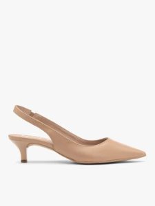 Beżowe czółenka slingback na obcasie typu kaczuszka. Brązowe czółenka Brawo sp. z o.o., bez wzorów, z gumy, bez obcasa, na obcasie, bez zapięcia. W wyprzedaży za 314,99 zł.