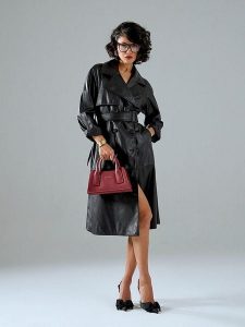 Vince Camuto Torebka "Bergamo" w kolorze bordowym - 25 x 13 x 11 cm rozmiar: onesize. Różowe torebki klasyczne Vince Camuto, bez wzorów, z materiału, przez ramię, bez dodatków. Za 196,24 zł.