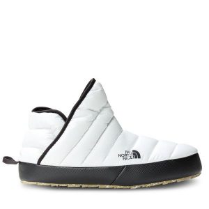 Kapcie The North Face. Białe kapcie The North Face, bez wzorów. Za 299,99 zł.