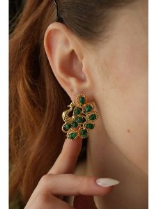 Pierres delicates Pozłacane kolczyki z agatami rozmiar: onesize. Zielone kolczyki Pierres delicates, z agatem, pozłacane. Za 134,85 zł.