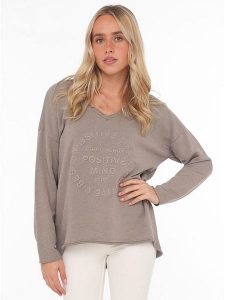 Zwillingsherz Sweter "Positive Mind" w kolorze szarobrązowym rozmiar: S/M. Brązowe swetry oversize Zwillingsherz, m, bez wzorów, z bawełny, bez ramiączek. Za 126,99 zł.