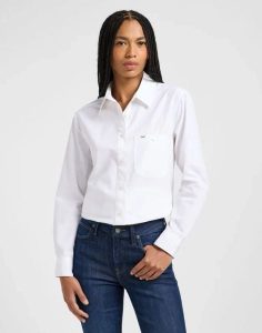 DAMSKA KOSZULA LEE ALL PURPOSE SHIRT BRIGHT WHITE 112365098. Białe koszule Lee, l, bez wzorów, bez kołnierzyka, bez ramiączek. Za 149,99 zł.