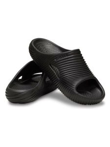 Crocs Klapki "Mellow Tide Recovery Slide" w kolorze czarnym rozmiar: 36/37. Czarne klapki Crocs, bez wzorów, z otwartym noskiem, bez obcasa. Za 105,63 zł.