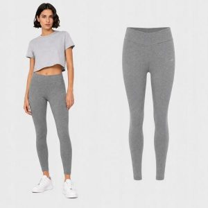 LEGGINSY DAMSKIE 4F DZIANINOWE SPORTOWE TTIGF063 XS KOLOR SZARY. Szare legginsy 4f, bez wzorów, z bawełny, długie. Za 99,99 zł.