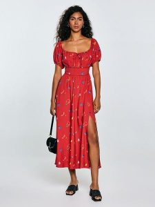 BIG STAR Sukienka w kolorze czerwonym rozmiar: S. Czerwone sukienki Big Star, s, bez wzorów, z wiskozy, retro, bez kołnierzyka, bez ramiączek, midi. Za 174,99 zł.