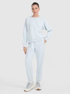 4F Spodnie dresowe joggery damskie - niebieskie M. Niebieskie spodnie dresowe 4f, m, bez wzorów, z dresówki. Za 149,99 zł.