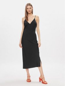 Calvin Klein Sukienka letnia K20K206776 Czarny Regular Fit. Czarne kombinezony Calvin Klein, na lato, bez wzorów, z syntetyku, bez kołnierzyka, bez ramiączek. Za 489,99 zł.