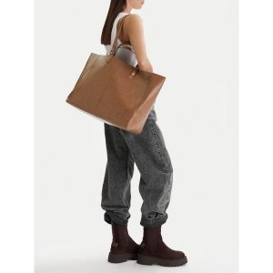 Torebka G-Star Raw. Brązowe shopper bag G-Star Raw, bez wzorów, bez dodatków. Za 299,99 zł.