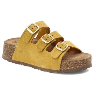 Klapki damskie Yokono, cholewka ze skóry naturalnej zamszowej z trzema szerokimi paskami, żółte, Wiwi-263 Ser Mostaza. Żółte klapki Yokono, bez wzorów, ze skóry, bez obcasa. Za 249,00 zł.