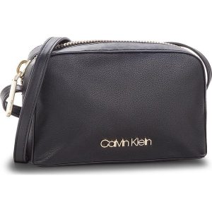 Torebka CALVIN KLEIN - Drive Camera Bag K60K604459 001. Listonoszki marki Calvin Klein. W wyprzedaży za 299,00 zł.