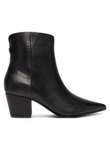 Guess Botki FLFHAL LEA10 Czarny. Czarne botki Guess, z aplikacjami, ze skóry, bez obcasa, na słupku, bez zapięcia. Za 539,99 zł.