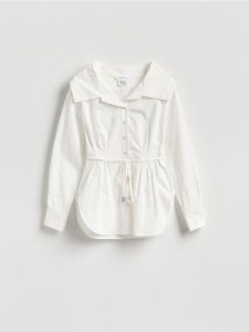 Koszula z dekoracyjnym kołnierzem - biały. Białe koszule Reserved, l, bez wzorów, z bawełny, bez kołnierzyka, bez ramiączek. Za 179,99 zł.