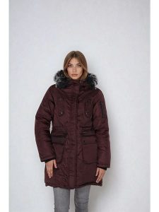 Steve Madden Parka w kolorze czerwonym rozmiar: M. Czerwone płaszcze Steve Madden, m, bez wzorów, bez kaptura. Za 217,99 zł.