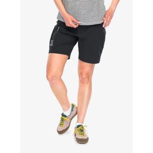 Spodenki turystyczne damskie Haglofs Lizard Softshell Shorts. Czarne szorty Haglöfs, bez wzorów, z softshellu, sportowe. Za 319,99 zł.