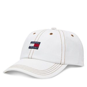 Czapka z daszkiem Tommy Jeans. Białe czapki Tommy Jeans, bez wzorów, z jeansu. Za 99,99 zł.