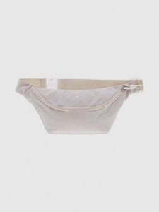4F Saszetka w kolorze kremowym - 36 x 13 cm rozmiar: onesize. Brązowe nerki i saszetki 4f, bez wzorów, z materiału. Za 87,81 zł.