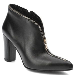 Czarne Botki Simen Modne Buty Damskie. Czarne botki Simen, bez wzorów, ze skóry, bez obcasa, na obcasie, bez zapięcia. Za 433,99 zł.