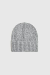 Zimowa czapka szara. Szare czapki MOODO, bez wzorów, z elastanu. Za 54,99 zł.