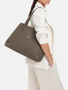 GINO ROSSI Torebka EO-LA224-19649 Beżowy ciemny. Brązowe shopper bag Gino Rossi, bez wzorów, ze skóry, bez dodatków. Za 479,99 zł.