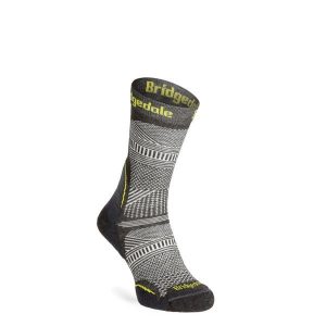 Skarpety turystyczne Bridgedale Hike UL T2 Coolmax Performance Boot. Szare skarpetki Bridgedale, bez wzorów, z elastanu. Za 87,99 zł.