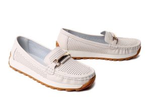 Artiker Relaks 56C1849 Beżowy, półbuty damskie. Brązowe balerinki Artiker Relaks, bez wzorów, ze skóry, bez obcasa, bez zapięcia. Za 194,90 zł.