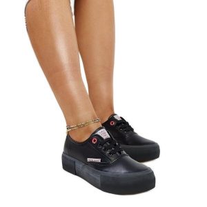 Czarne damskie trampki Cross Jeans. Czarne trampki bez wzorów, z jeansu, bez zapięcia. Za 139,02 zł.