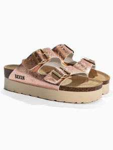 BACKSUN Skórzane klapki "Bali" w kolorze różowozłotym rozmiar: 36. Czerwone klapki Backsun, bez wzorów, z otwartym noskiem, bez obcasa, na platformie. Za 173,99 zł.