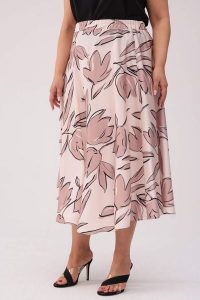 Spódnica Aurora - satynowy blask w odcieniach beżu PLUS SIZE XXL. Czerwone spódnice Moda Size Plus Iwanek, na co dzień, plus size, bez wzorów, z satyny, eleganckie, plus size, mini. Za 229,90 zł.